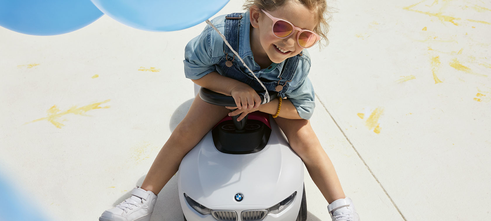Meisje op de BMW Baby Racer III. Meisje op de BMW Baby Racer III.
